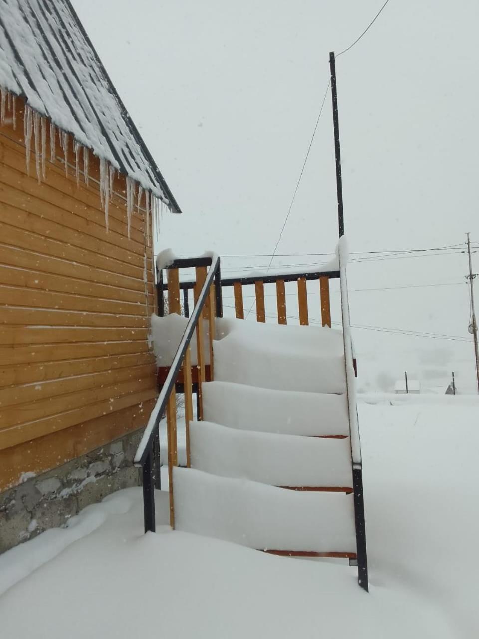 Ferienwohnung Emotion Kazbegi Exterior foto