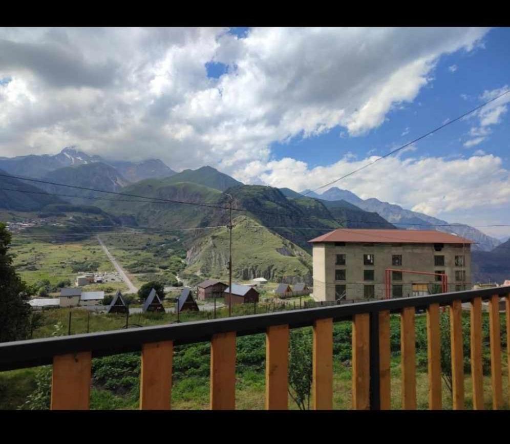 Ferienwohnung Emotion Kazbegi Exterior foto