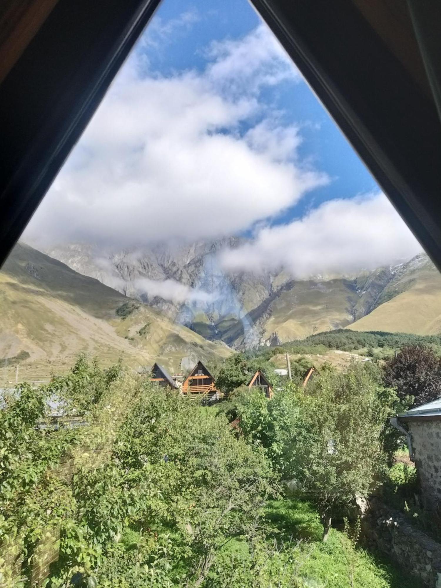 Ferienwohnung Emotion Kazbegi Zimmer foto